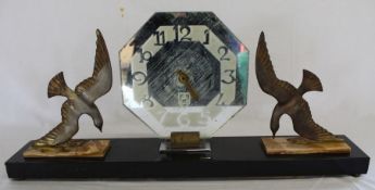 French Art Deco bronze seagull timepiece on marble stand 63cm w, 10cm d, 28cm h, keywind Marti