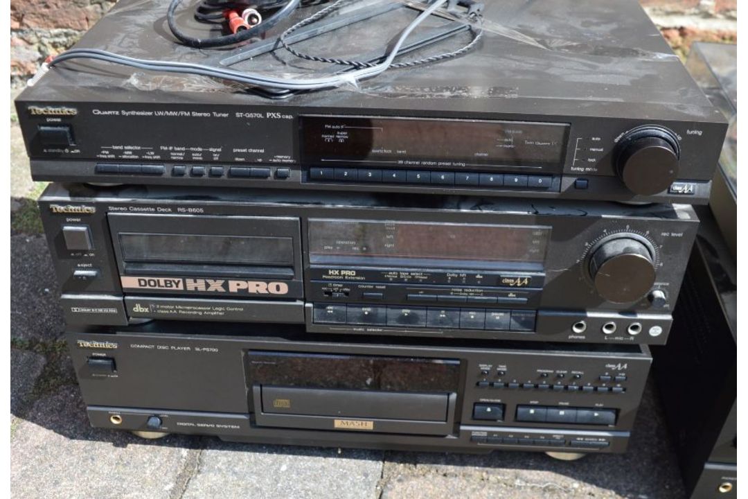 Technics stack HiFi with turn table, amp, synthesizer tuner, CD player, cassette player with a - Image 2 of 3