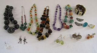Collection of costume jewellery to include earrings with pearl drops and silver frog earrings