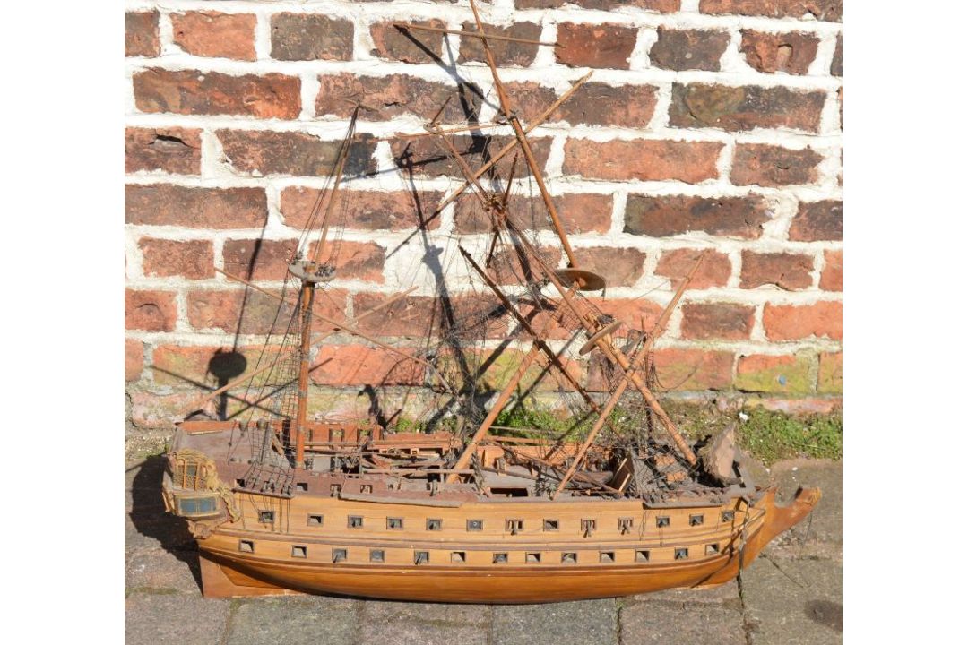 Model of a galleon for restoration L81cm - Image 1 of 5
