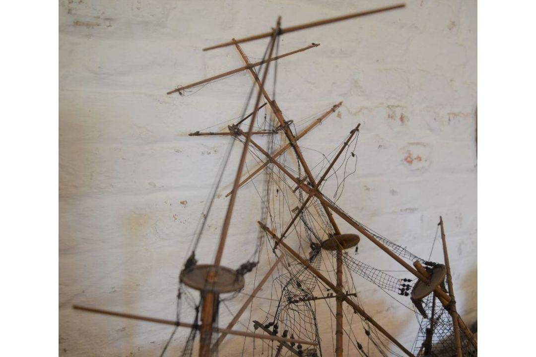 Model of a galleon for restoration L81cm - Image 4 of 5