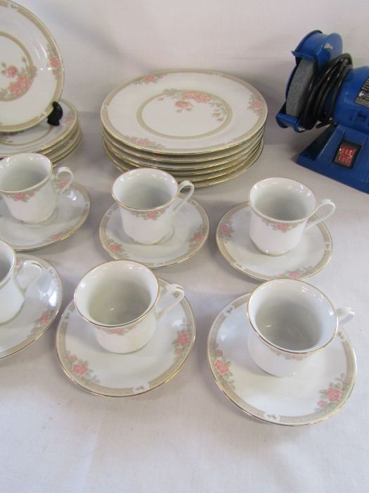 Chinese Ming part dinner service and a Tooltronix bench grinder PTL-70 - Image 3 of 5