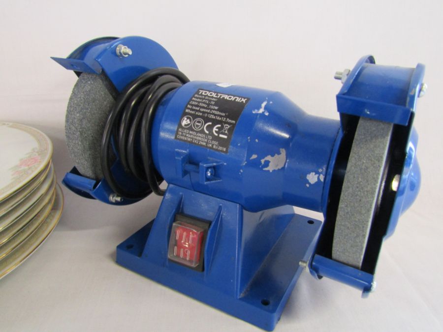 Chinese Ming part dinner service and a Tooltronix bench grinder PTL-70 - Image 5 of 5