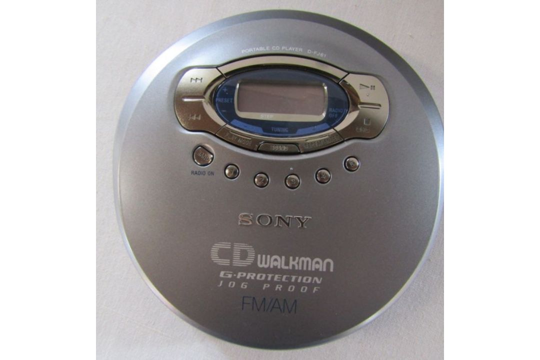 Pair of Sony micro systems HCD-FX250 & HCD-EH20DAB and a Sony cd walkman D-FJ61 - Image 4 of 4