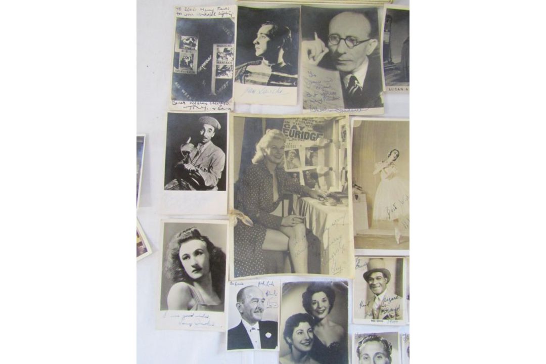Collection of items relating to Grimsby Palace Theatre including programmes, also signed autographed - Image 11 of 13