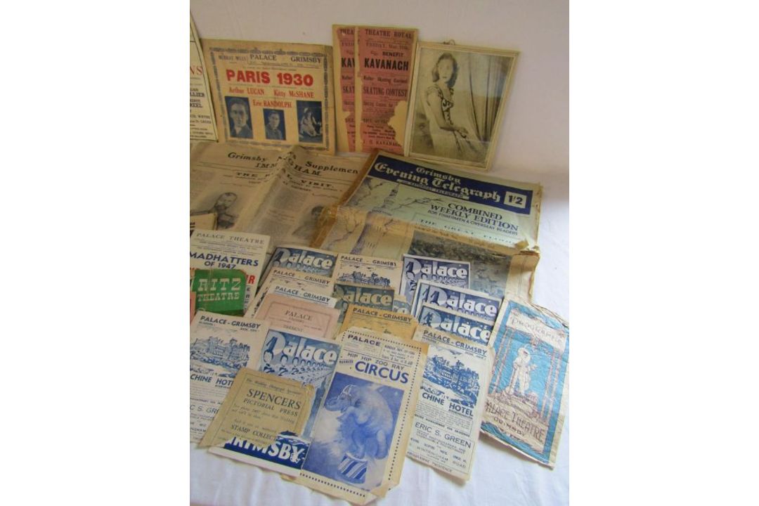 Collection of items relating to Grimsby Palace Theatre including programmes, also signed autographed - Image 4 of 13