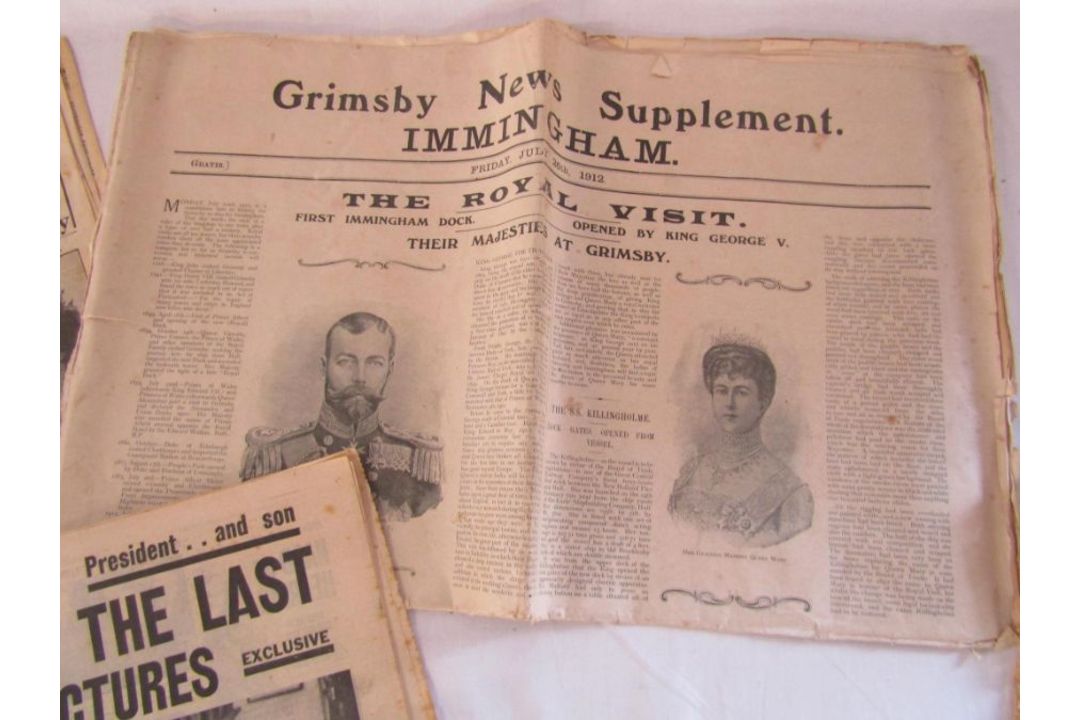Collection of items relating to Grimsby Palace Theatre including programmes, also signed autographed - Image 6 of 13