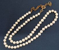 Pearl necklace with 9ct gold clasp