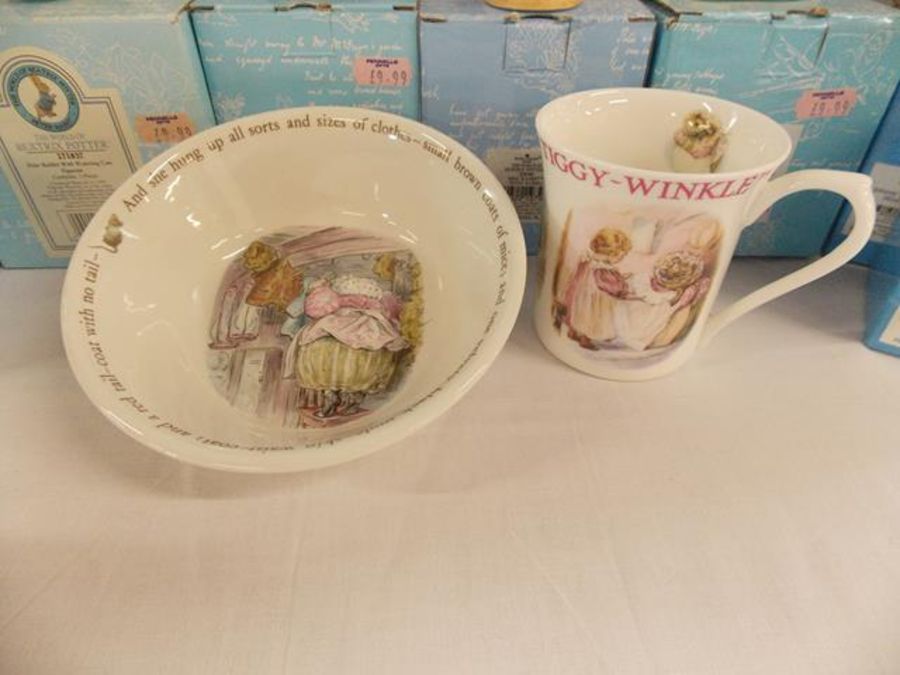 Border Fine Arts Beatrix Potter figures and Wedgwood breakfast pots also a Queen's Tiggywinkle mug - Image 7 of 8