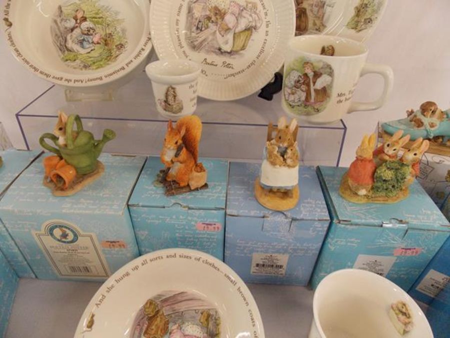 Border Fine Arts Beatrix Potter figures and Wedgwood breakfast pots also a Queen's Tiggywinkle mug - Image 5 of 8