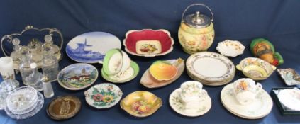 Selection of mixed ceramics including Bosson wall plaque, hand painted Royal Winton dish (