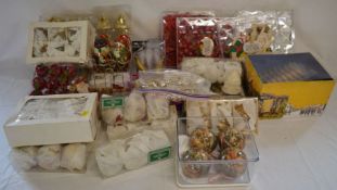 Large quantity of Christmas decorations (2 boxes)