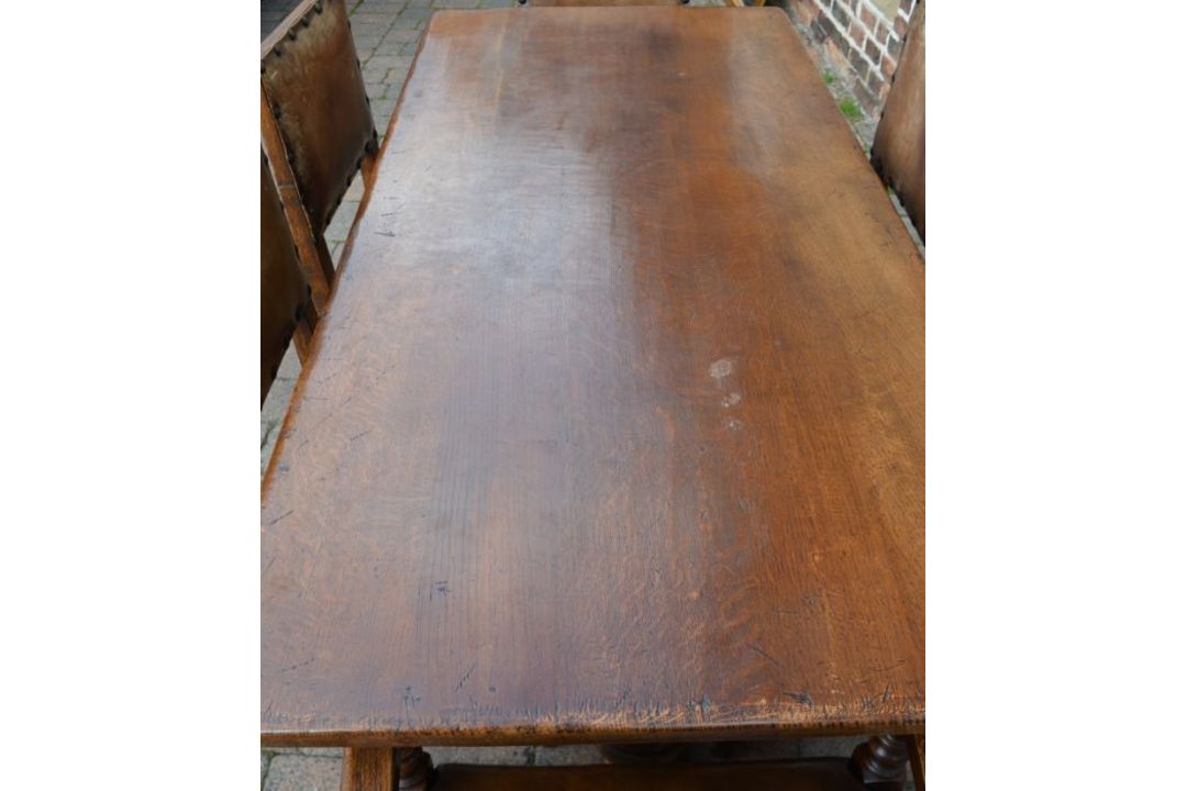 Oak refectory table in the Jacobean style 168cm x 77cm, with 6 Cromwellian style dining chairs in - Image 2 of 3