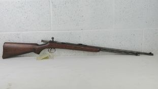 A deactivated BSA Sportsman Fifteen rifle. SN LC35282 (St. No. 68220).