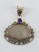 A HM silver and druzy agate pendant having peridot and amethyst stones upon, hallmarked 925, 4.