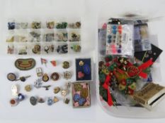 A quantity of costume jewellery, pin bad