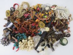 A quantity of assorted costume jewellery.