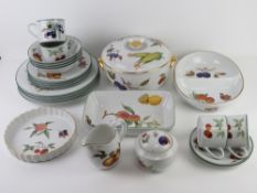 A quantity of Royal Worcester Evesham dinner and tea ware inc tureen, dinner plates, serving plates,