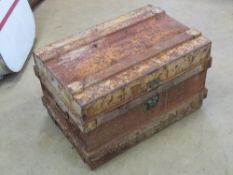 A metal trunk containing a large quantity of play pit plastic balls.
