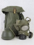 A Swiss FE6A Gas Mask and bag. Dated 195