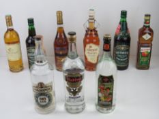 Old Mr Boston Deluxe Distilled Dry Gin 80% proof, bottled for export from USA together with a