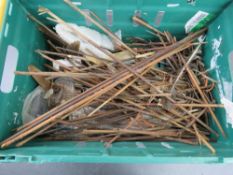 A quantity of vintage arrows shafts.