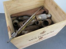 A quantity of assorted militaria inc; br