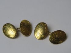 A pair of 18ct gold cufflinks hallmarked for Birmingham, 15.4g.