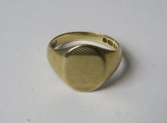 A 9ct gold signet ring, unengraved, hallmarked 375, size L, 3.5g.