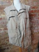 A Globetrotter utility gillet size XXL.