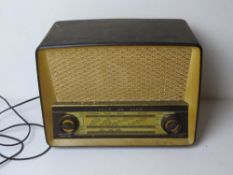 A Bakelite Eco Radio for rewiring.