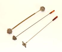 Filigrane Duttnadel und 2 filigrane Haubennadeln, Silber ?