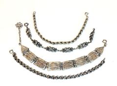 4 verschiedene Silber Armbänder, zus. 42 gr., L 16/18 cm