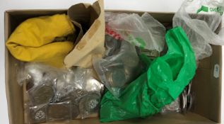 A large collection of mainly commemorative £1s to commemorate the Queen's Silver Jubilee 1977 and