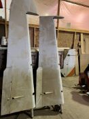 A De Havilland tail fin elevator, white painted, approx 290 cm long, no label,