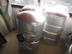 Three various De Havilland fuel tanks, 31.