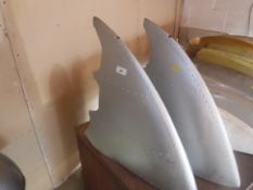 A pair of De Havilland aluminium wing tips, weighted, 55 cm x 56.
