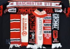 Selection of Manchester United Scarves in various styles plus a 1993 Manchester United hat (9)