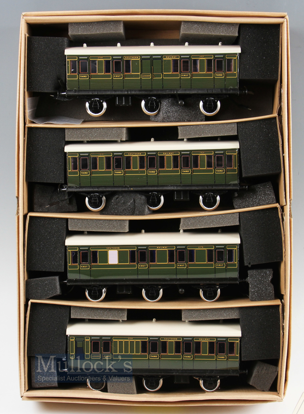 Darstead Trains de Lux Tinplate O Gauge 6 Wheel SR Coach Set rake of 4 Southern Railway coaches,