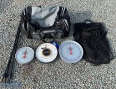 2x Rueben Heaton Fishing Scales, plus a set of Avon set of scale -0-10lbs, the Rueben scales are 0-