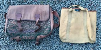 AMENDED DESCRIPTION - 2x canvas bags, one by Liddesdale and one unnamed, one with a 2