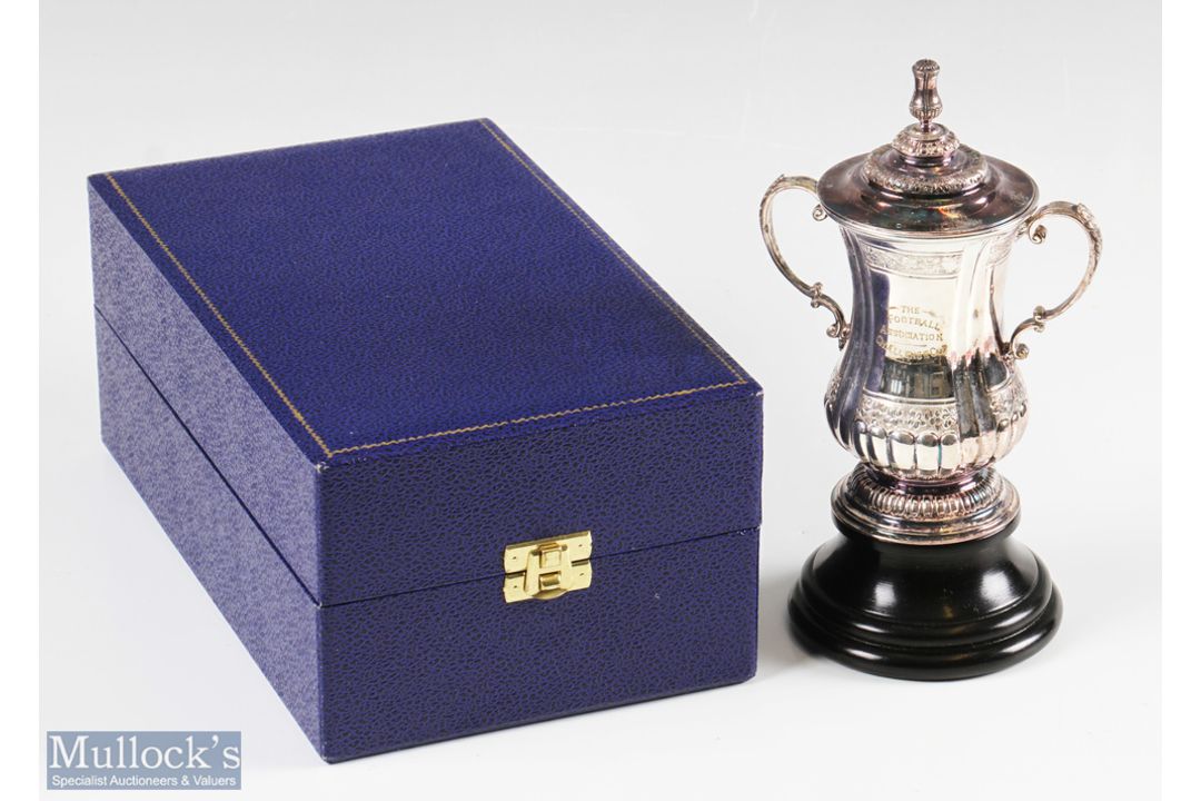 1982 Hallmarked Silver FA Challenge Cup 8 Inch Trophy Cup scale replica of the of the Challenge - Image 1 of 5