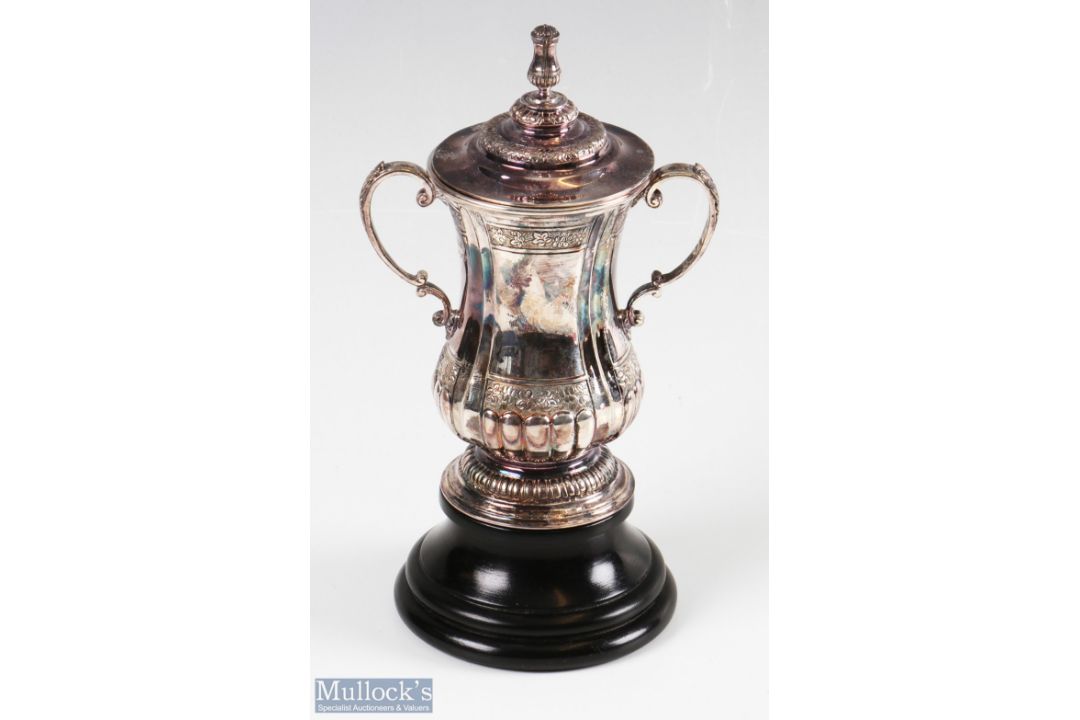 1982 Hallmarked Silver FA Challenge Cup 8 Inch Trophy Cup scale replica of the of the Challenge - Image 3 of 5
