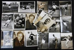 Collection of b&w football 'library; photos approx. size 200mm x 150mm to include 1908 Billy