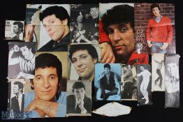 ENTERTAINMENT - MUSIC - TOM JONES AUTOGRAPH Selection consist of magazine/newspaper cuttings/pages