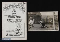 1946/47 Grimsby Town v Portsmouth Div. 1 match programme 26 October 1946; pocket fold, team changes;