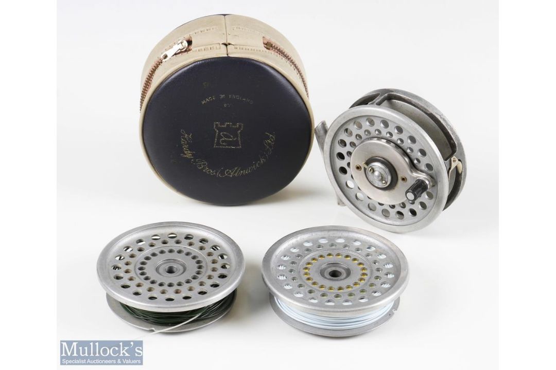 Hardy Bros, England Marquis #8/9 alloy fly reel, U shaped line guide, smooth alloy foot, rear - Image 1 of 3