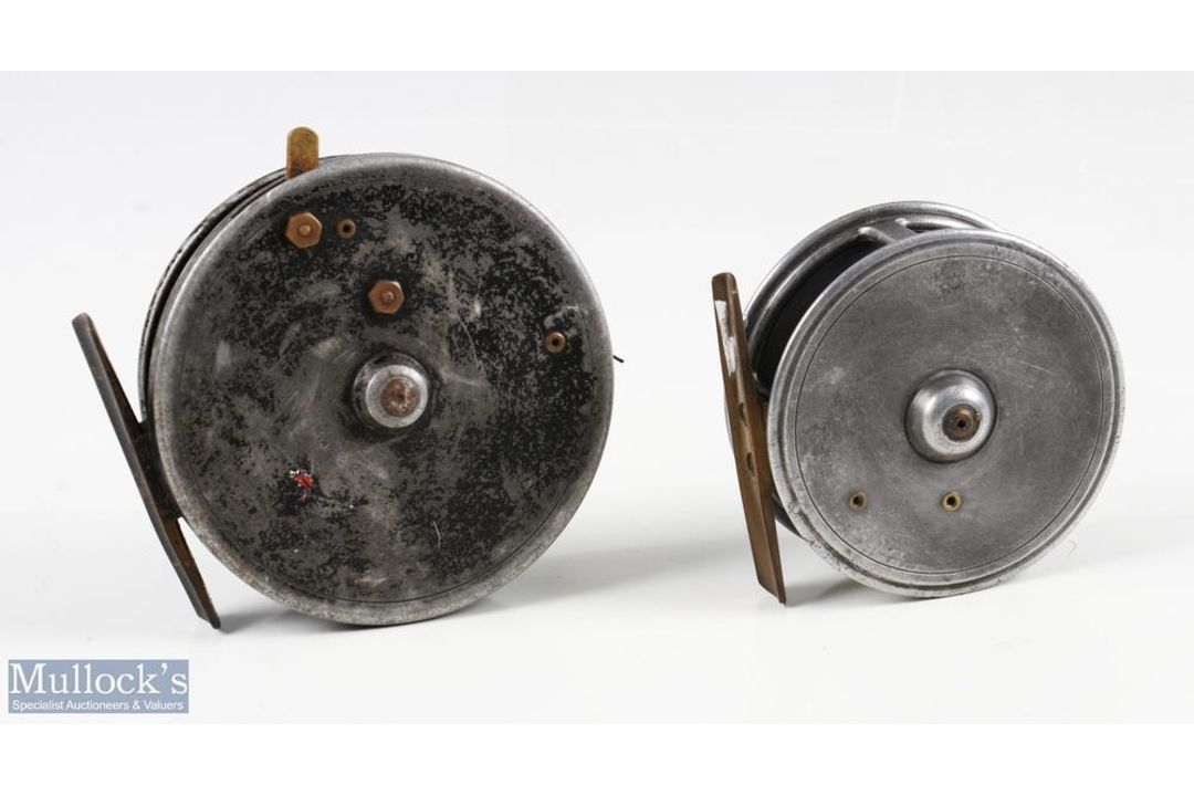 2x unnamed alloy trout fly reels, one 3 ½” with black finish, two cream handles, brass rim check - Image 2 of 2