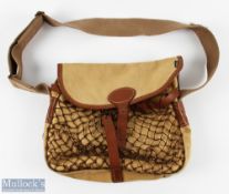 A Liddesdale Scotland canvas and leather shoulder game bag, 11