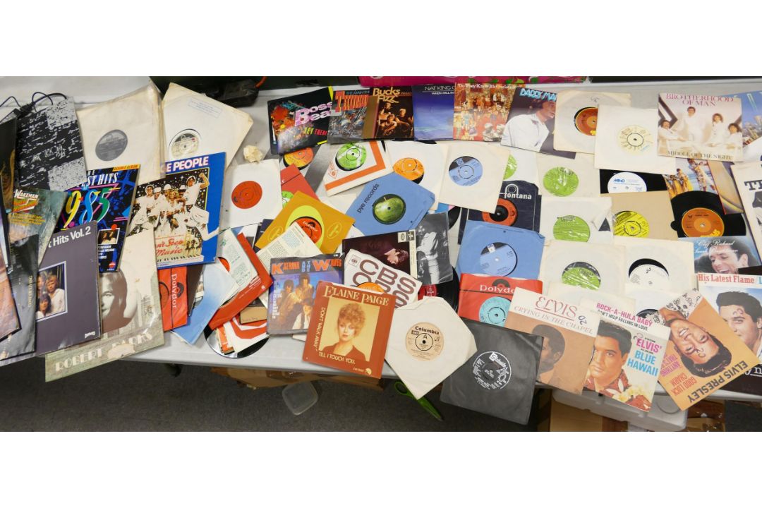 A large collection of pop, easy listening & classical Lp's & singles , Demo record by The beatles - Image 1 of 4